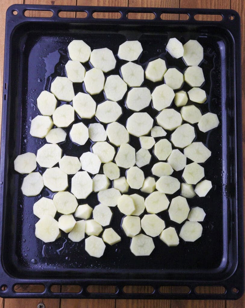 how to place the potatoes on the baking tray